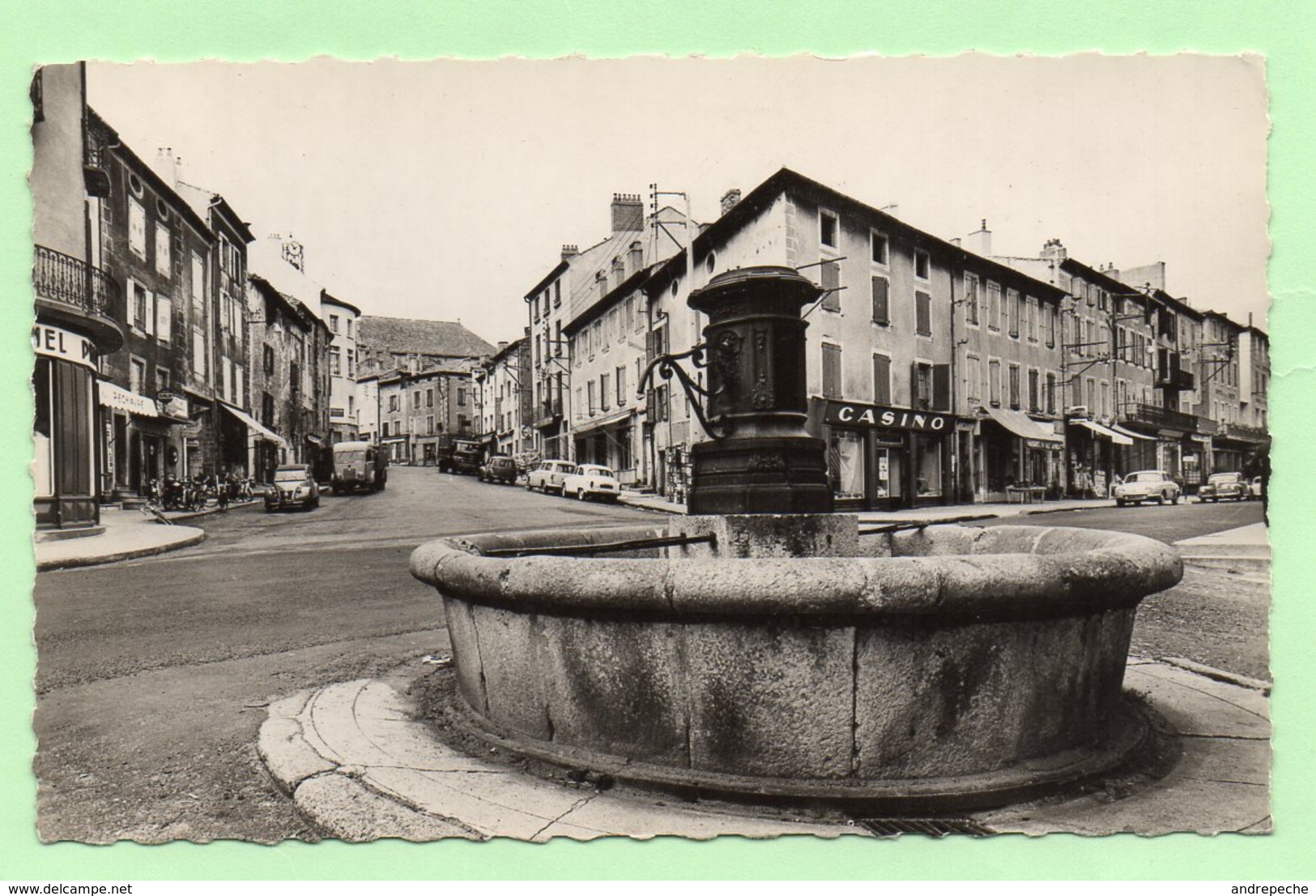 CPSM - LANGOGNE - Le Centre De La Ville, Fontaine - Commerces, Voitures .... - Langogne