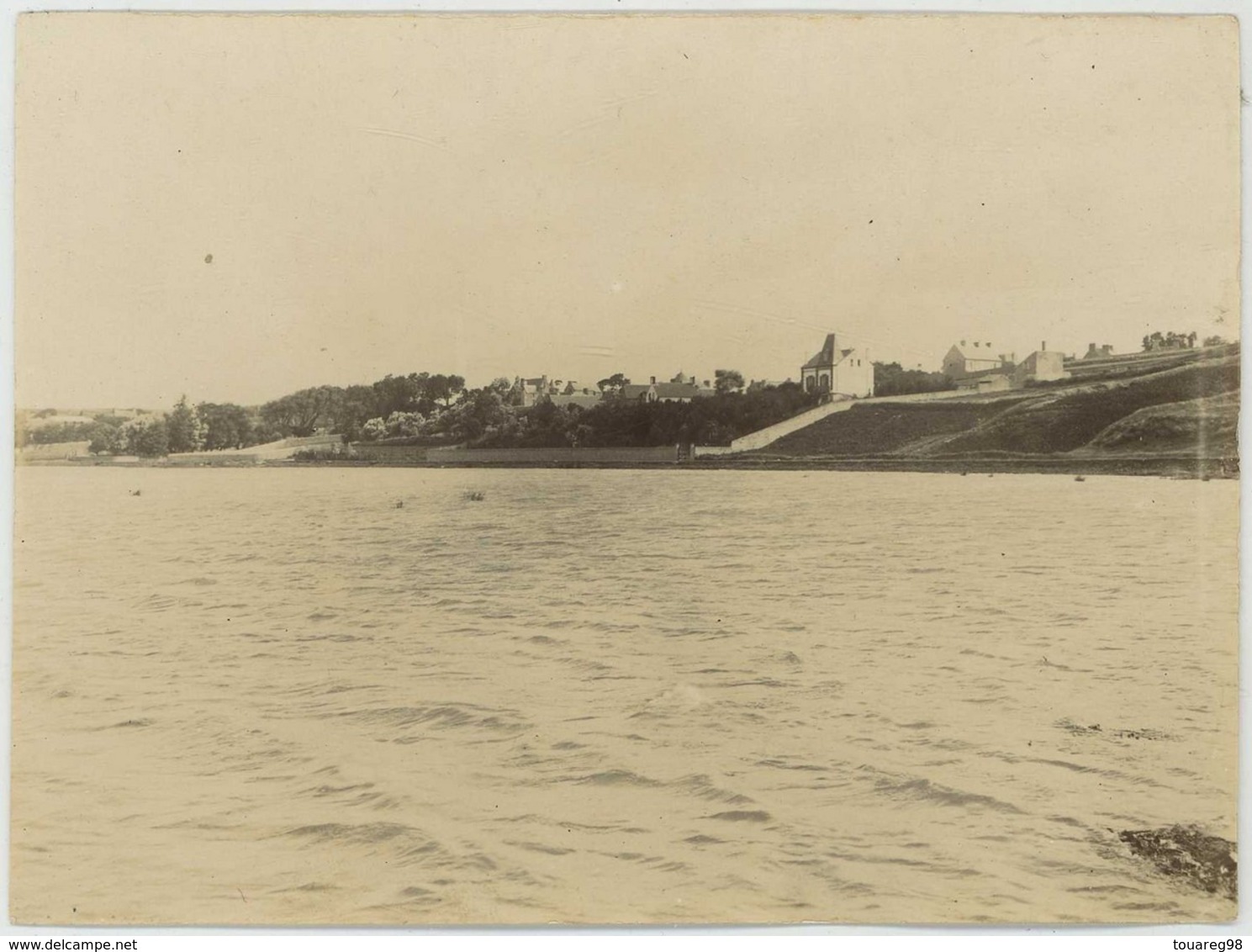 Agon-Coutainville Circa 1900. Le Village, Vue Prise Du " Marais " à Marée Haute. Manche. Normandie. - Lieux