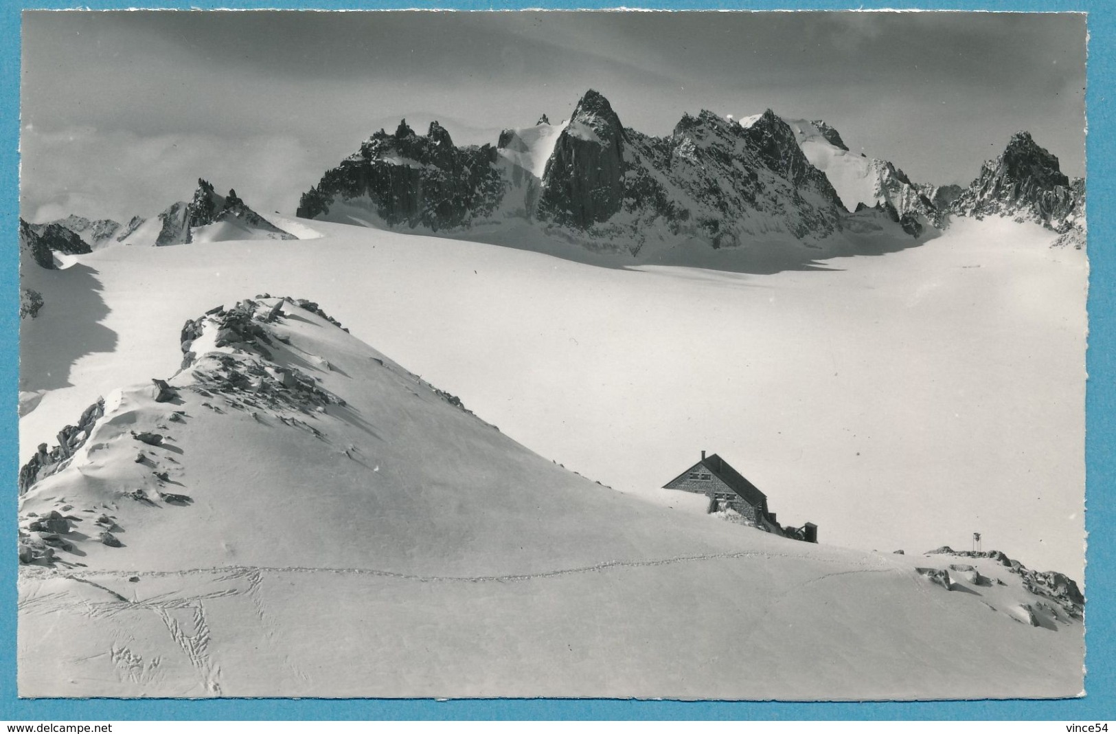 La Cabane Du Trient C.A.S. - Aig. Dorées Aig D'Argentière Grd. Fourche - Carte Circulé 1968 - Trient