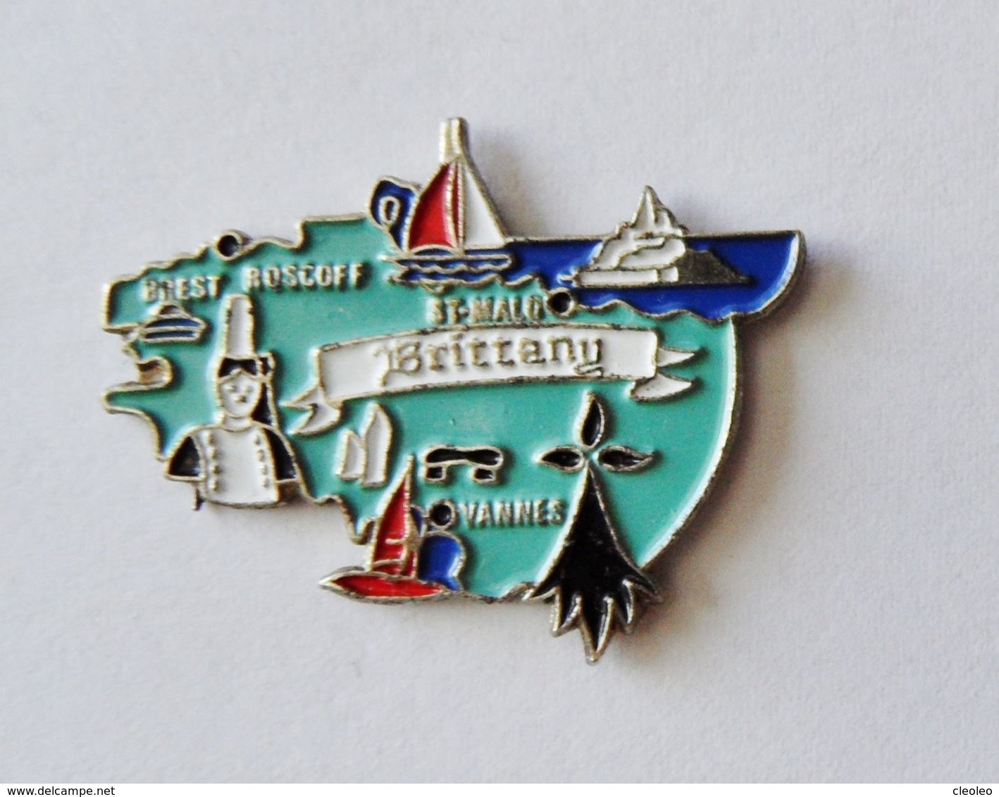 Pin's CARTE BRETAGNE Brittany - Villes