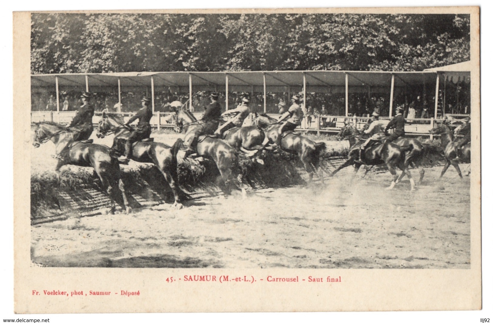 CPA 49 - SAUMUR (Maine Et Loire) - 45. Carrousel. Saut Final - Saumur