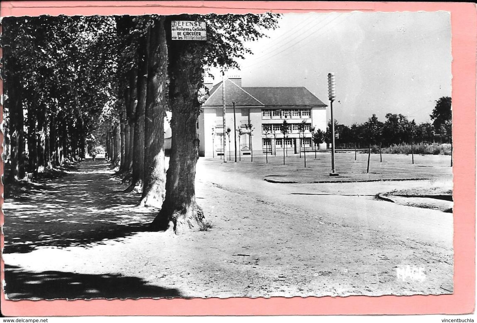 Crepy-en-Valois - Les Pormenades - L'Ecole Musée De L'Archerie Parfait état - Crepy En Valois