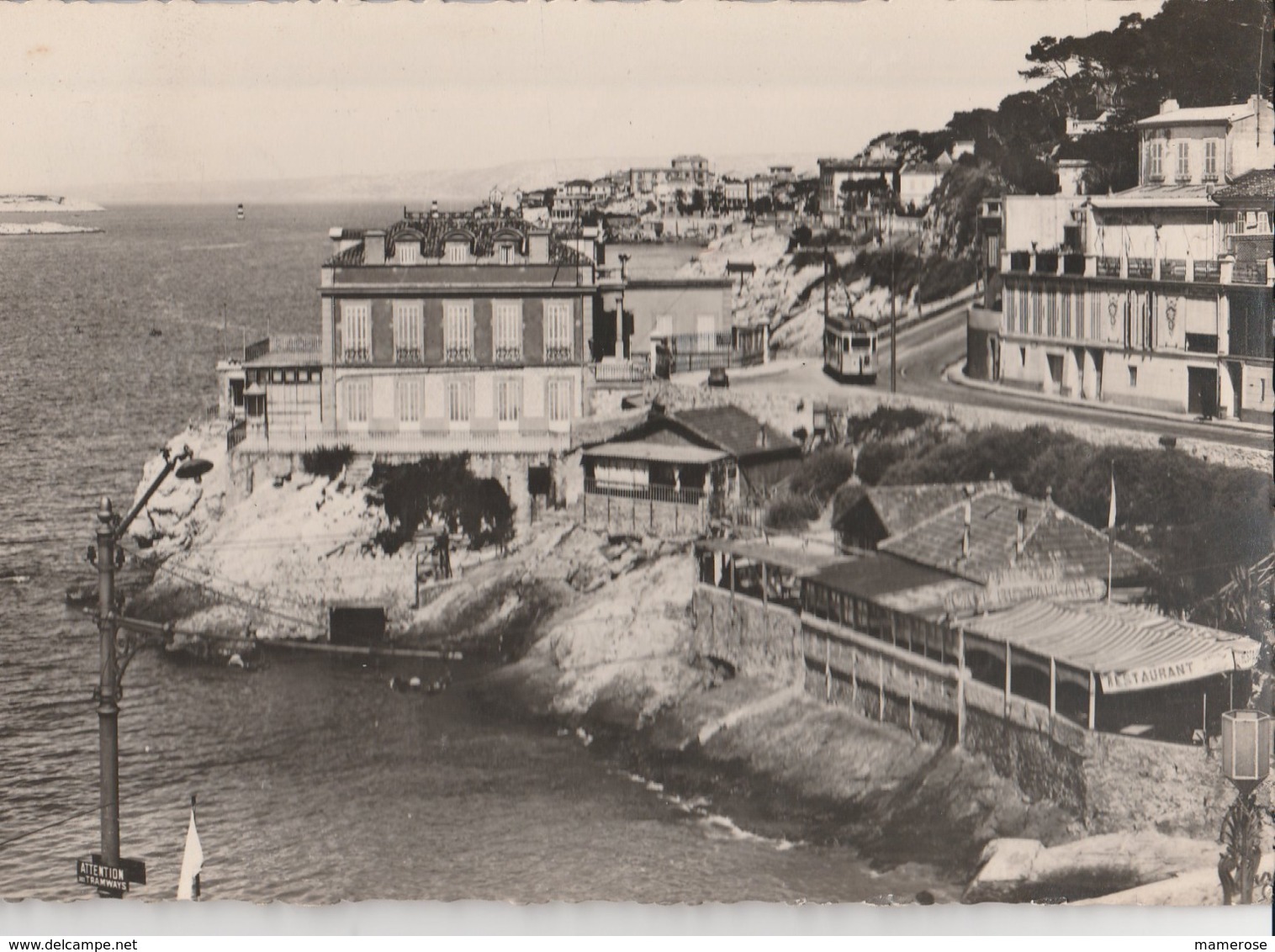 MARSEILLE (13007). Promenade De La Corniche Vue De L'Hôtel De "La Reserve". Trolleybus - Endoume, Roucas, Corniche, Plages