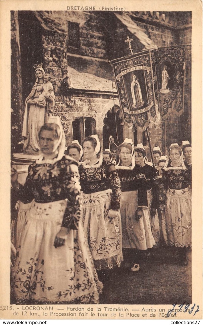 29-LOCRONAN- PARDON DE LA TROMENIE, APRES UN PARCOURS DE 12 KM , LA PROCESSION FAIT LE TOUR DE LA PLACE ET DE L'EGLISE - Locronan