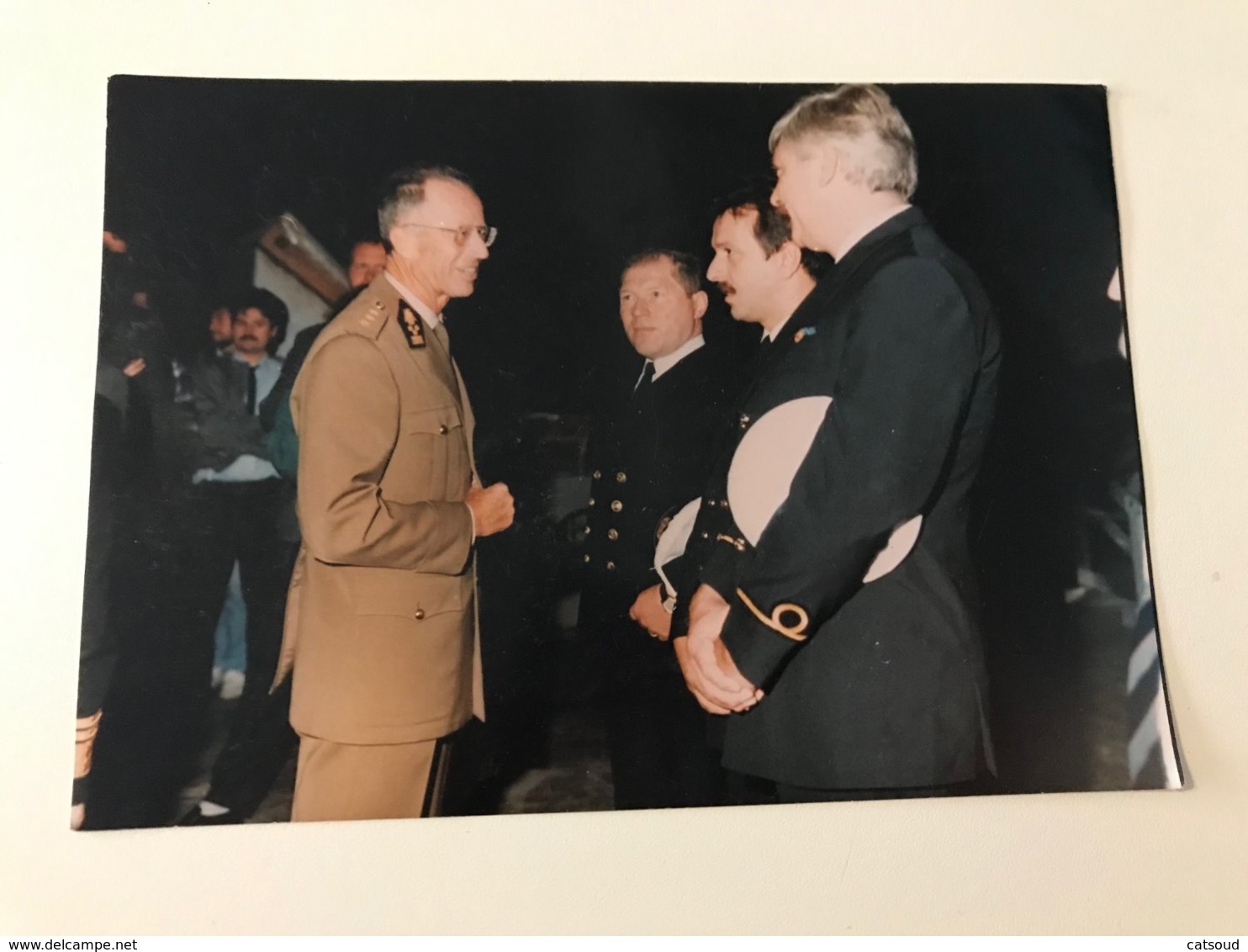 Photo Ancienne Roi Baudouin Et Militaires - Célébrités