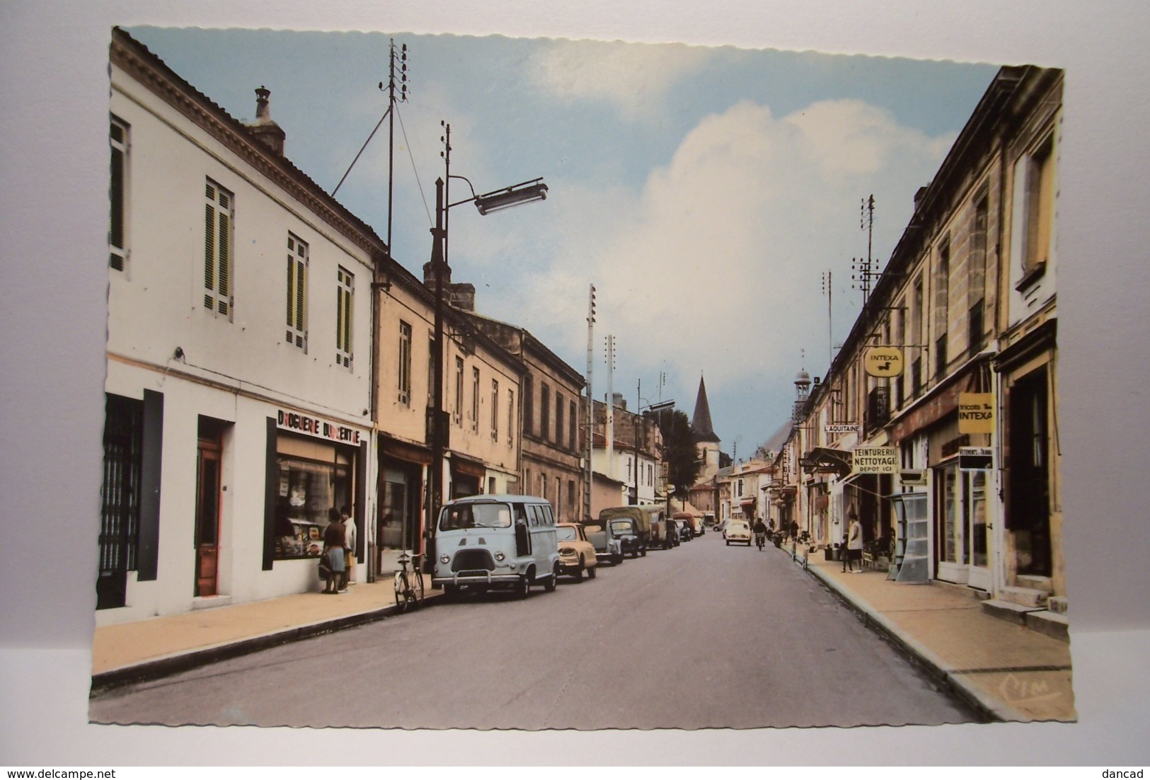 ST-MEDARD-en-JALLES   -  La Rue Principale  - AUTOMOBILES   - ( Pas De Reflet Sur L'original ) - Altri & Non Classificati