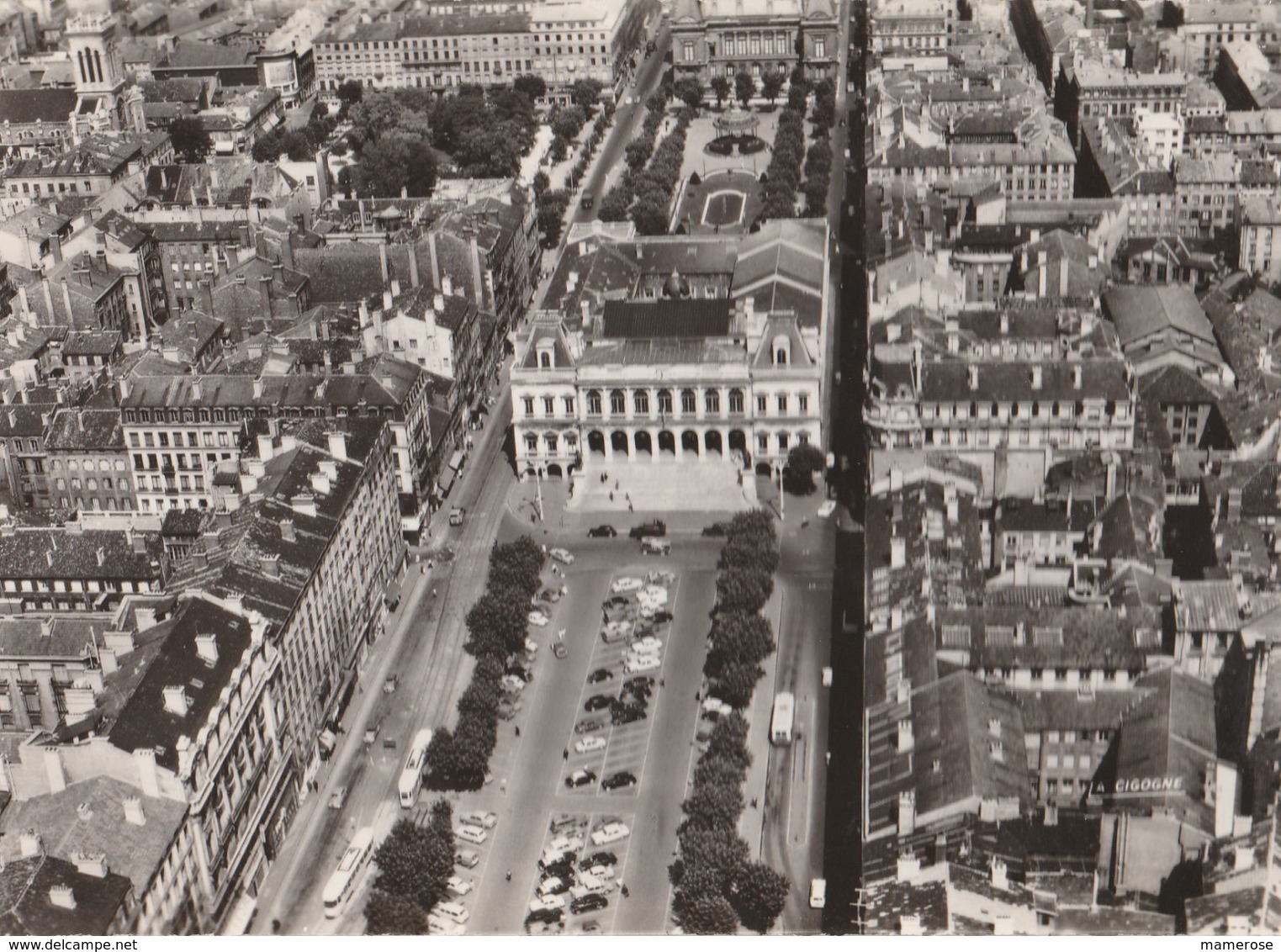 SAINT-ETIENNE (42). Place De L'Hôtel De Ville Et L'Hôtel De Ville. (Pilote-Opérateur: R. Henrard) - Saint Etienne