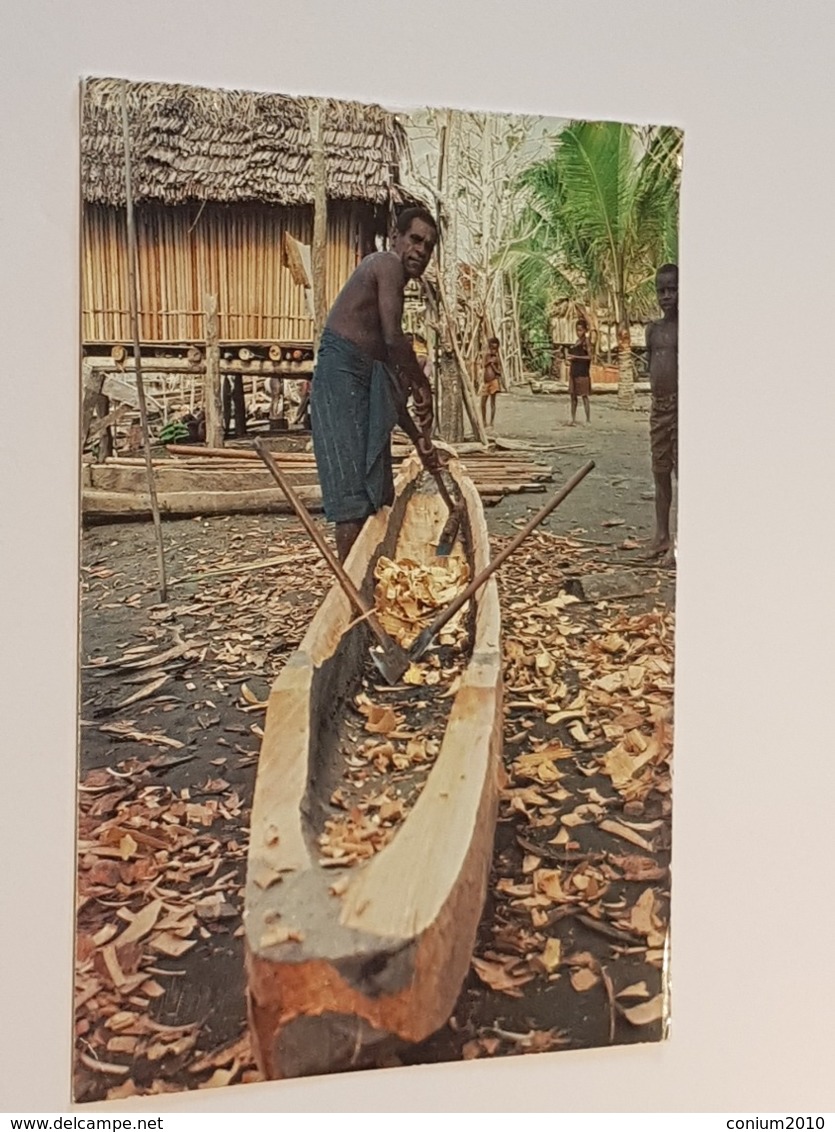 East Sepik, Man Carving Canoe (gelaufen,  1993); H38 - Papua Nuova Guinea