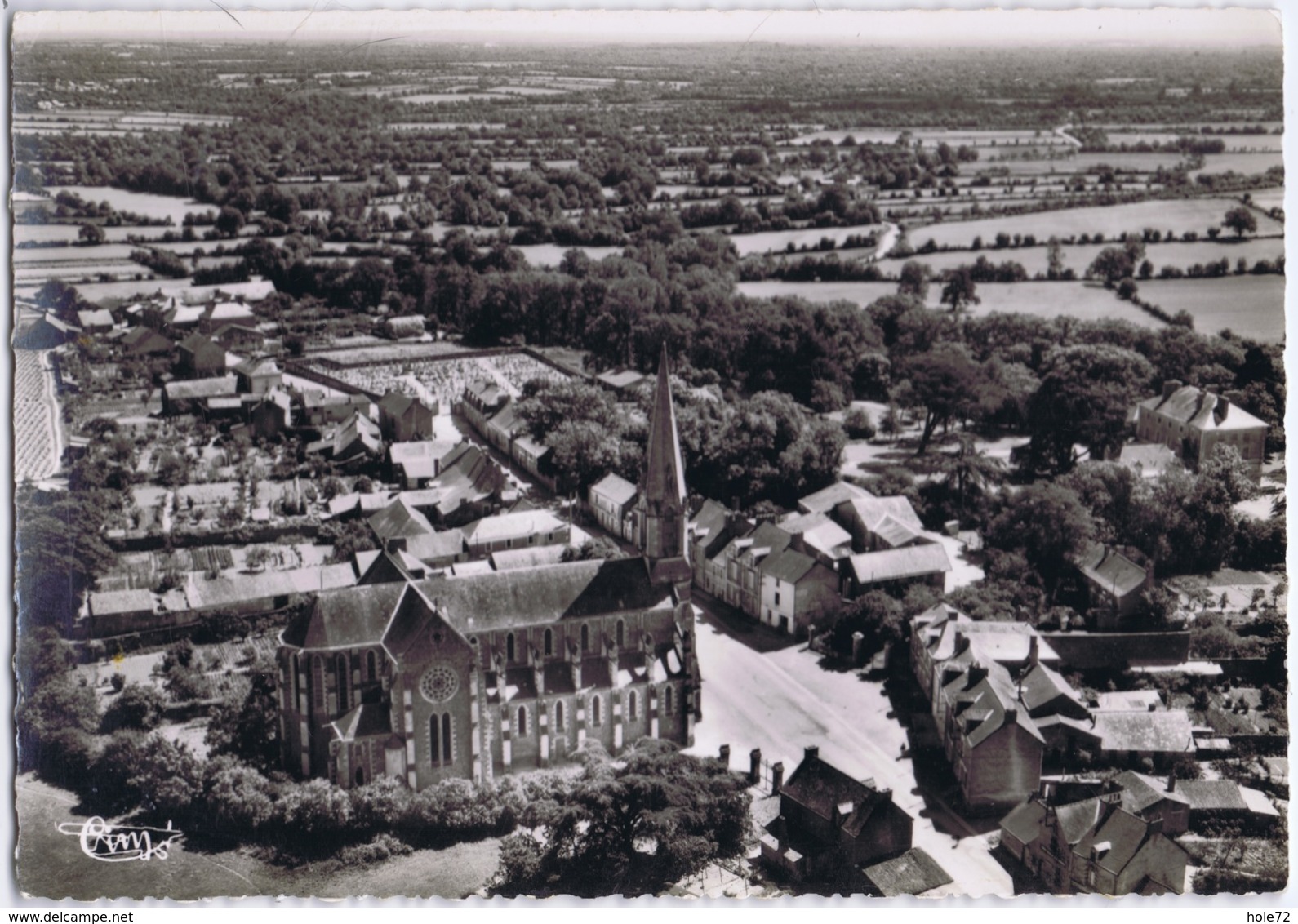 44 - Couffé - Vue Générale Aérienne - Le Bourg Et Le Château De La Contrie Où Naquit Le Général De Charette - Autres & Non Classés