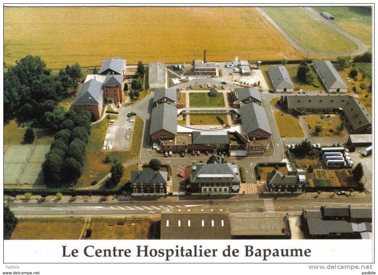 Carte Postale 62. Bapaume  Le Centre Hospitalier  Vue D'avion Trés Beau Plan - Bapaume