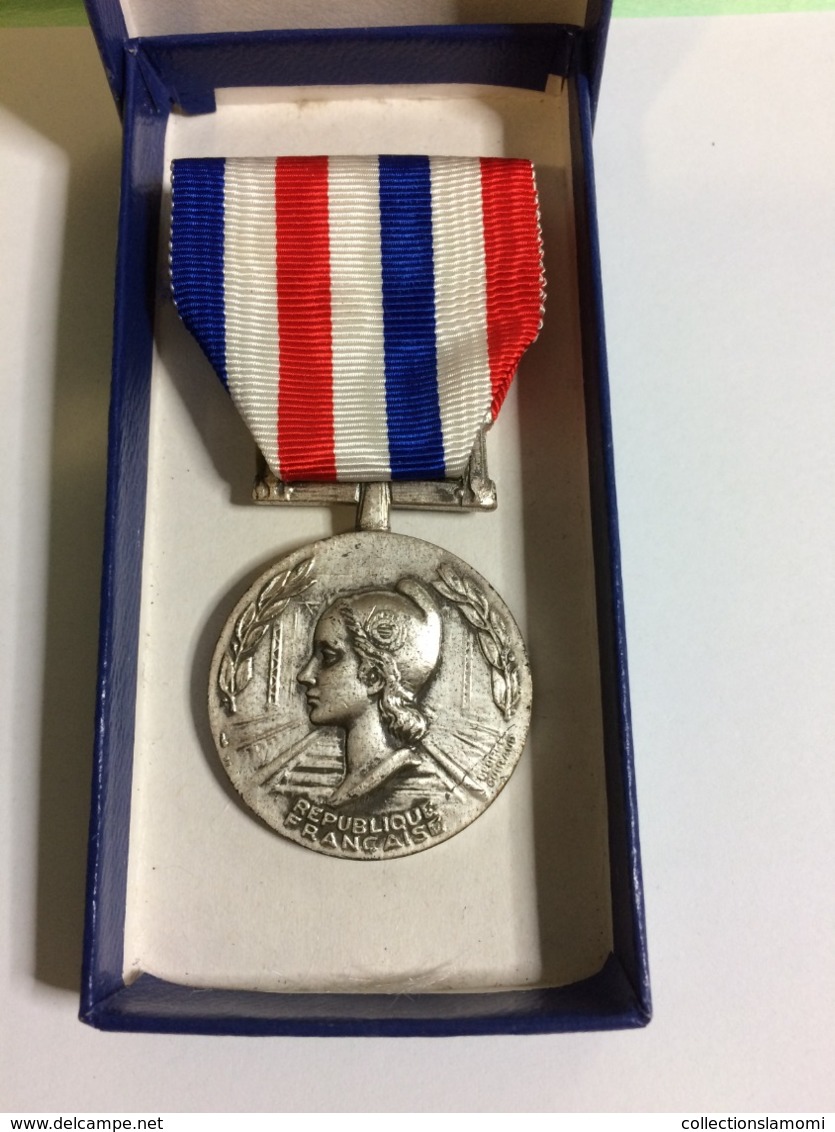 Médaille D'Argent D'Honneur Des Chemins De Fer (M. Turbiaux 1981) République Française - Frankrijk