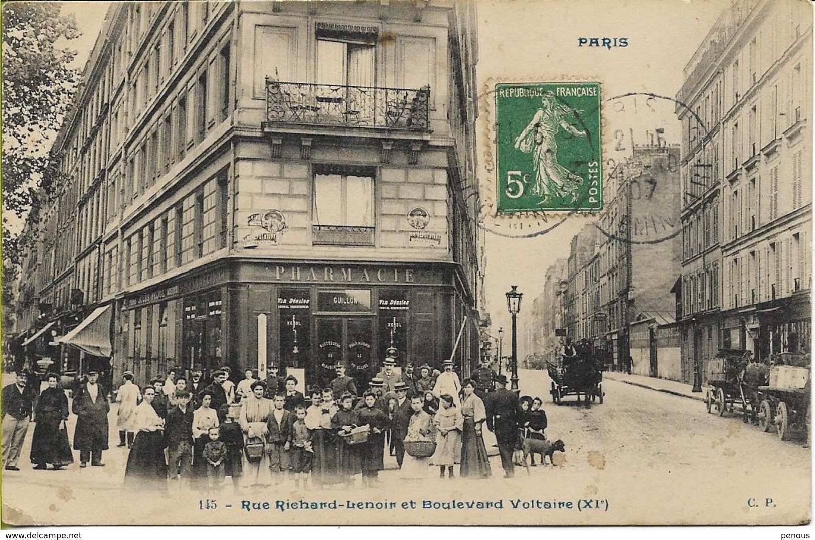 PARIS  Rue Richard Lenoir Et Boulevard Voltaire (groupe De Personnages Devant La Pharmacie Guillon) - District 11