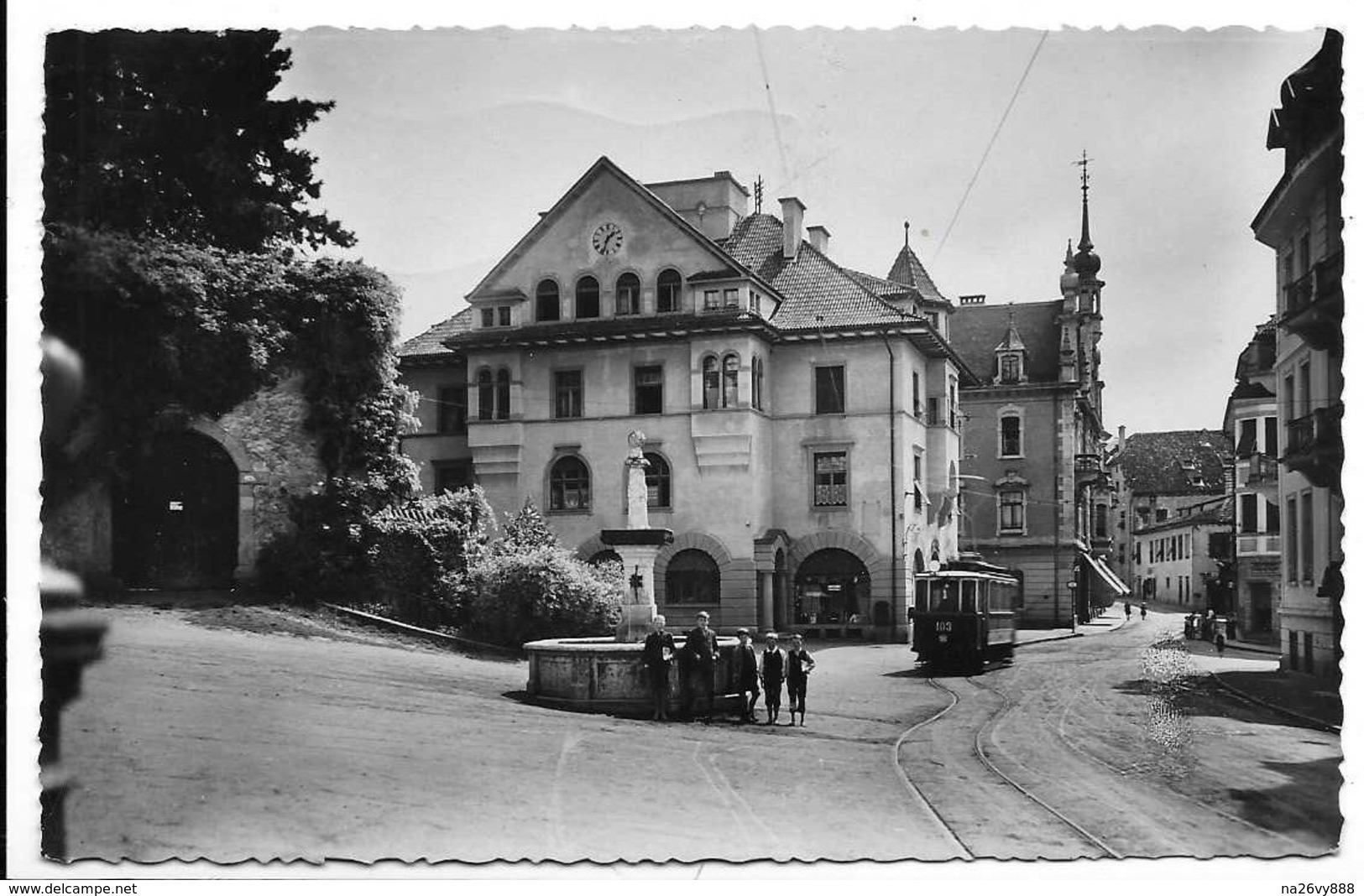 Merano (Bolzano). Piazza Della Fontana Maia Alta - Tram. - Bolzano