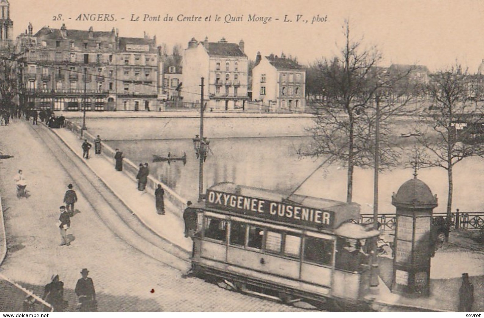 ANGERS -Le Pont Du Centre Et Le Quai Monge. Tram Beau Plan - Angers