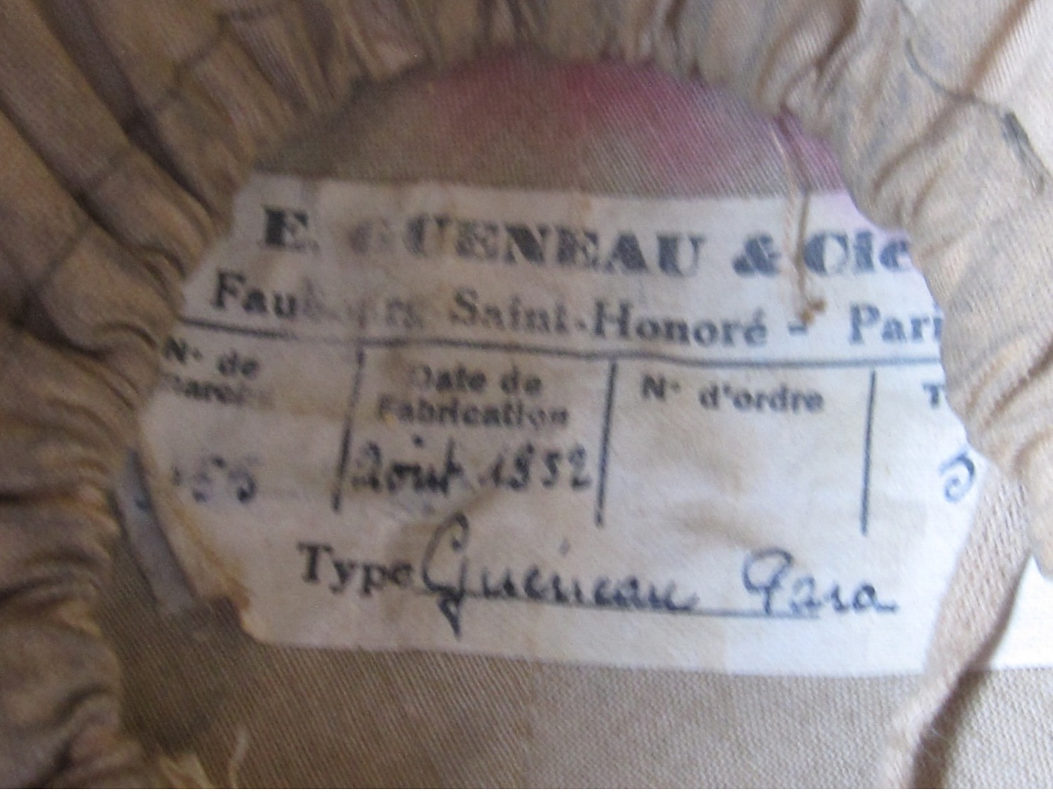 CASQUE MILITAIRE GUENEAU PARIS PARACHUTISTE 1952 - Headpieces, Headdresses
