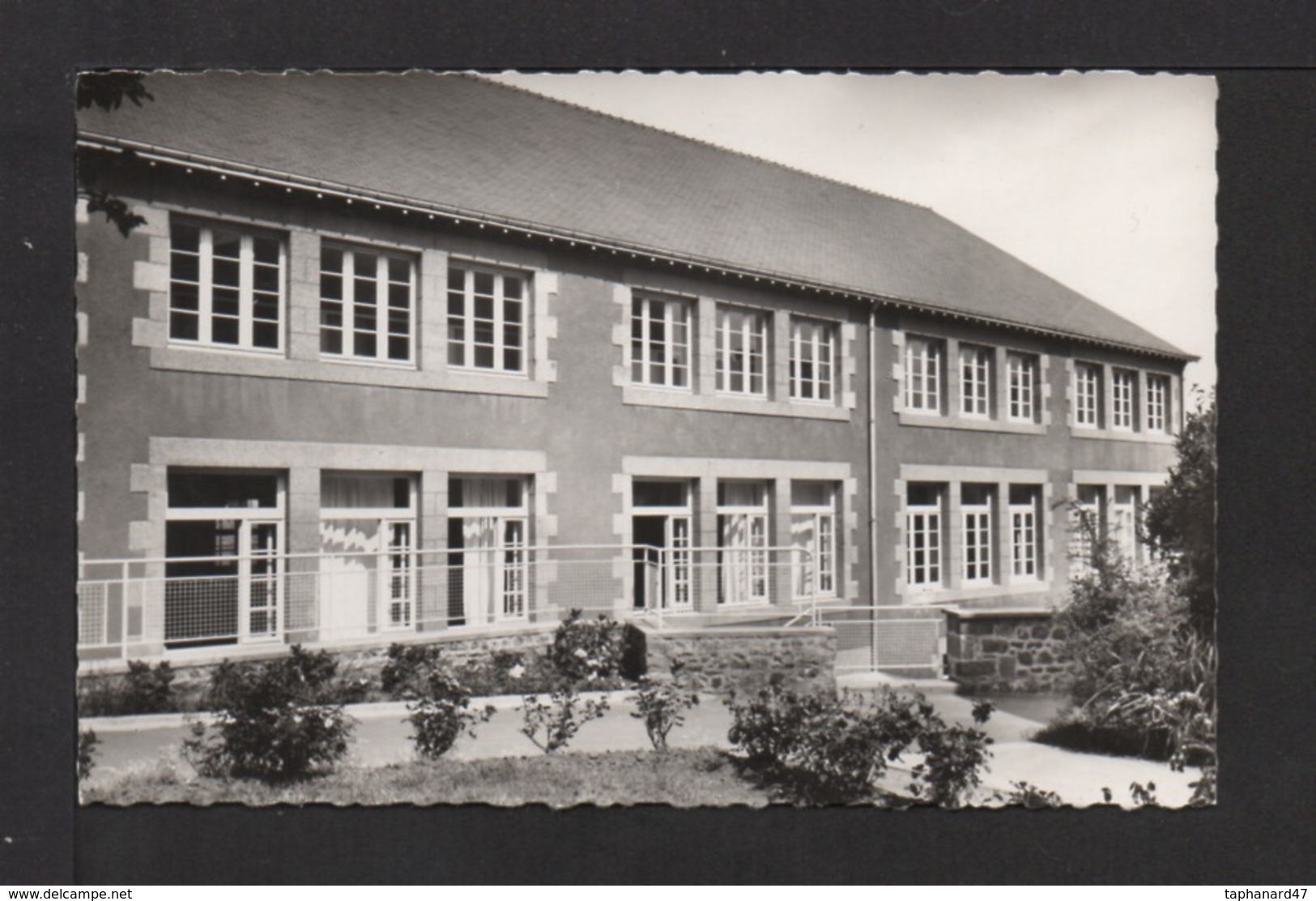 CPSM Pf . Institution SAINT-PIERRE à SAINT-BRIEUC . 22 . (Bât. St-Paul) - Other & Unclassified