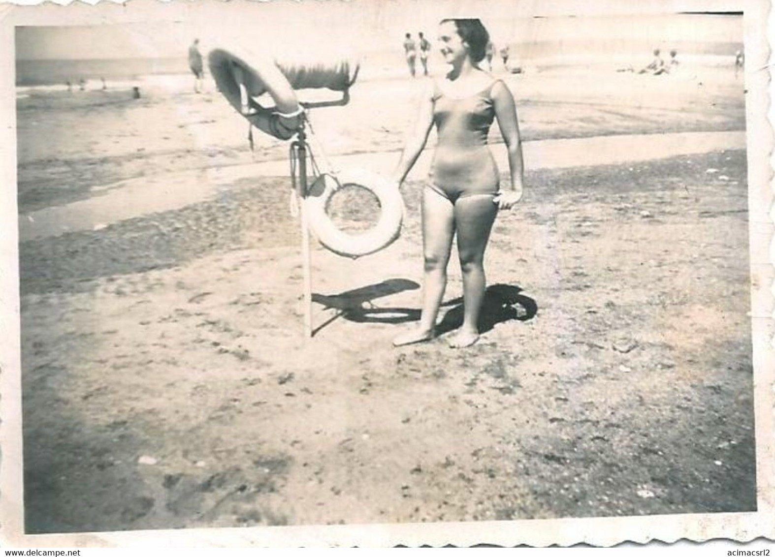 X2320 Young WOMAN FEMME In Transparent Swimsuit At The Beach - Photo Snapshot 8x6cm 1950' - Pin-Ups