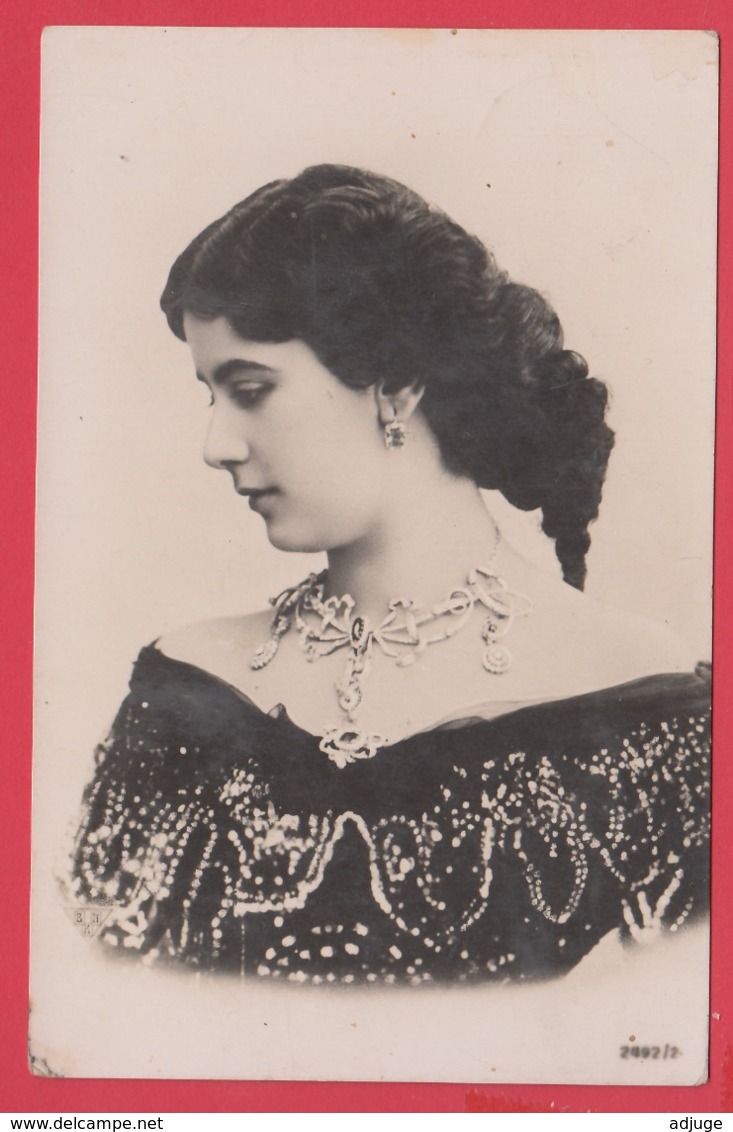 CPA*Fantaisie-Beauté 1910- Belle Parure Collier Boucles D'oreilles Coiffure Mantille * SUP** 2 SCAN - Entertainers