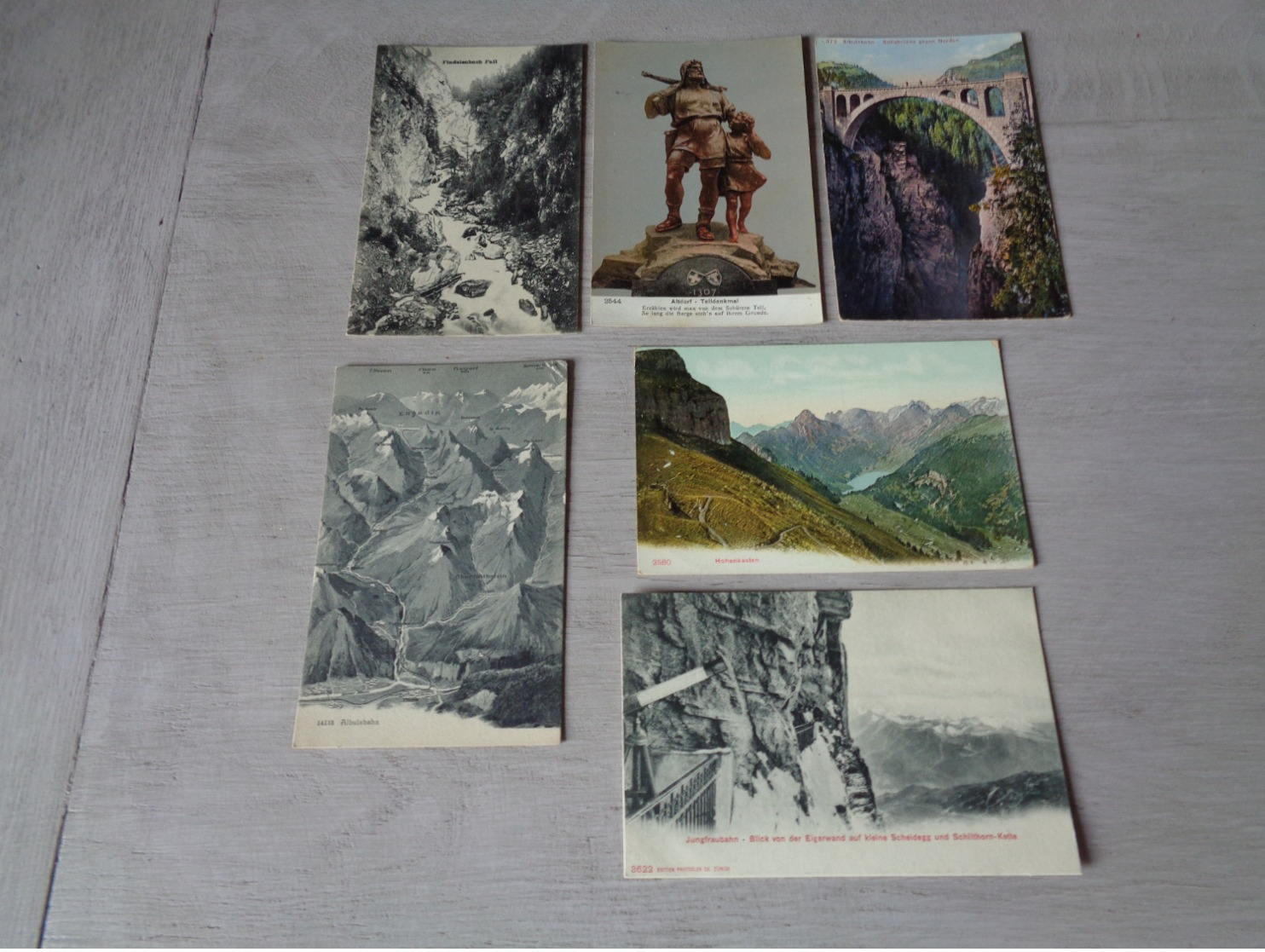 Lot de 60 cartes postales de Suisse    Lot van 60 postkaarten van Zwitserland  Switserland  Svizzera  Sweiz