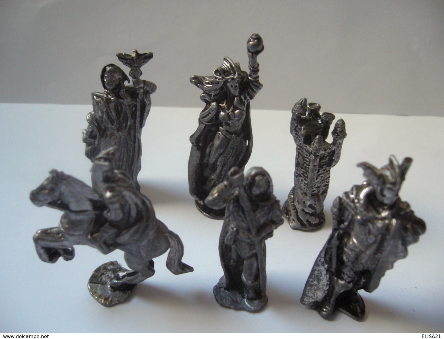 LOT DE 6 FIGURINES EN PLOMB HAUTEUR ENTRE 4 ET 5 CM POIDS DU LOT 300 G - Loden Soldaatjes