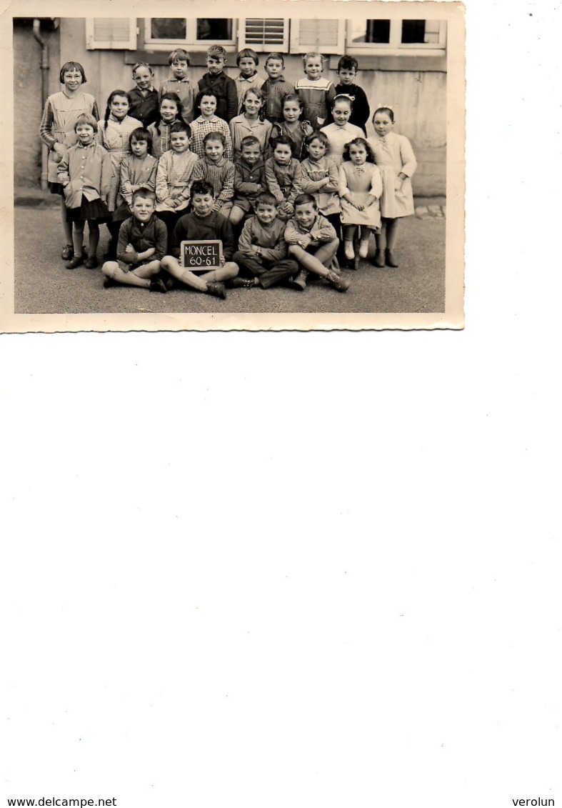 LUNEVILLE - MONCEL - PHOTO DE CLASSE 1960-61 - Luneville