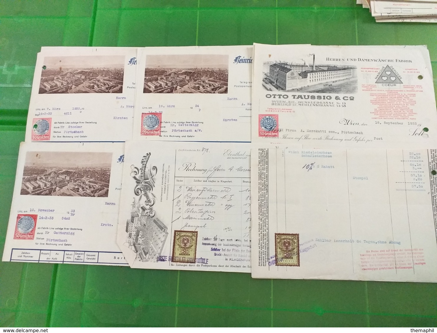lot n° TH.1093 AUTRICHE timbre fiscaux sur lettres , un lot de 60 documents