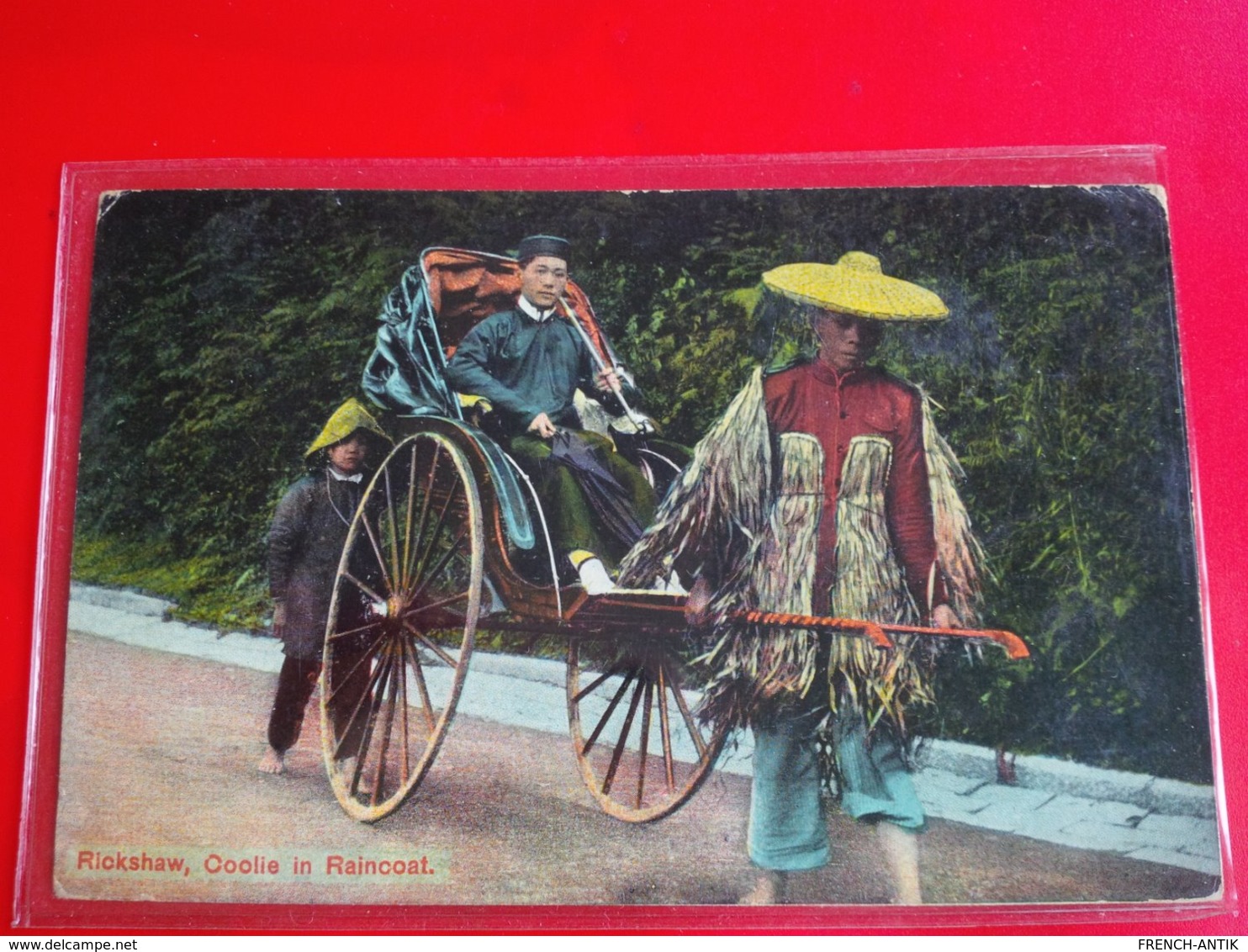 RICKSHAW COOLIE IN RAINCOAT HONG KONG - Chine (Hong Kong)