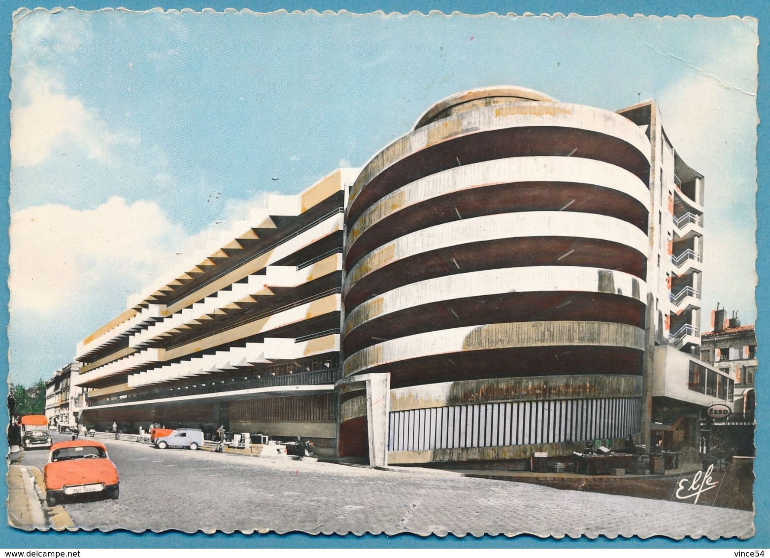 Renault Dauphine Juvaquatre Ford Comète Garage Station ESSO - Voitures De Tourisme