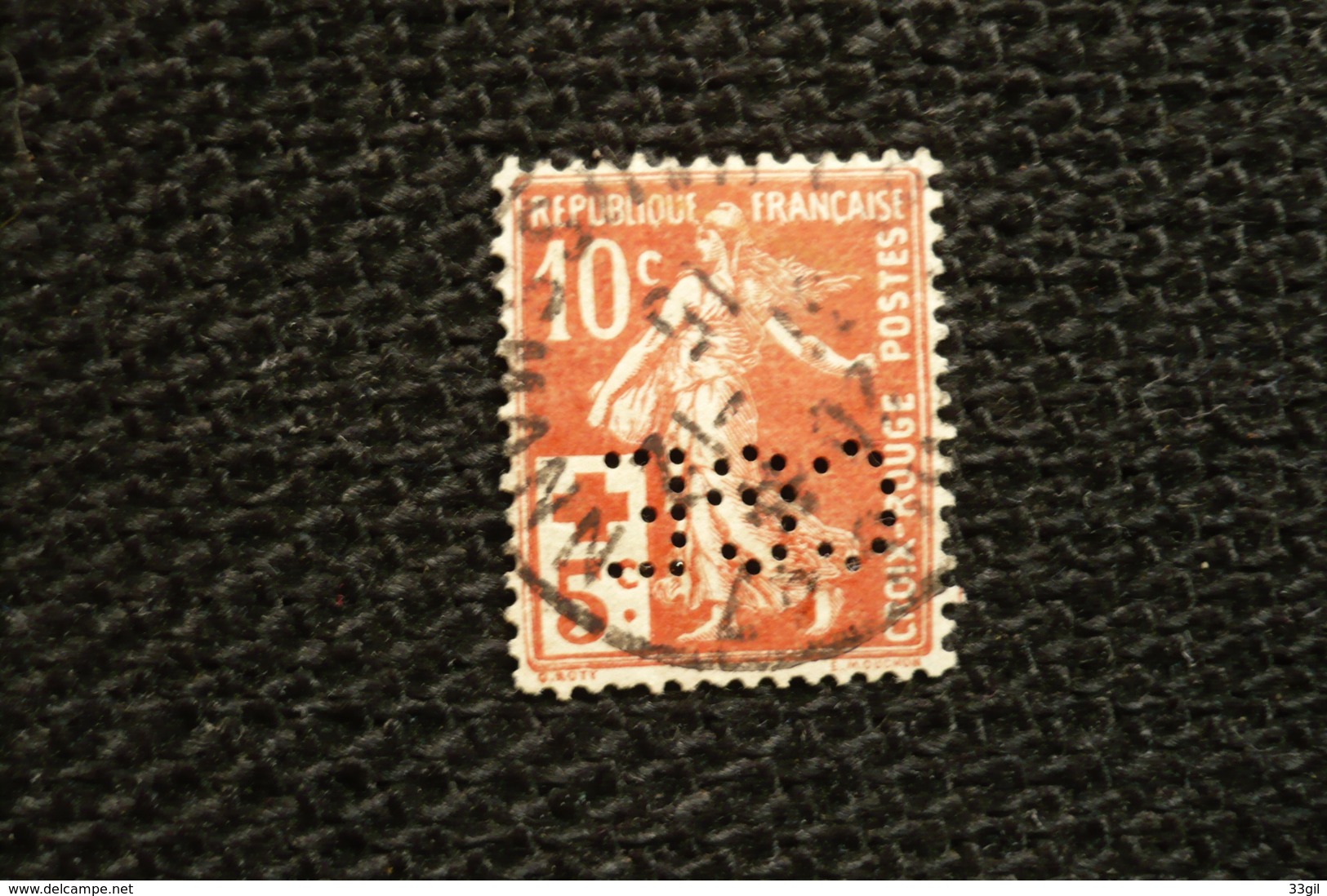 Perfin Lochung France Croix Rouge N°147 Perforé CGE - Otros & Sin Clasificación