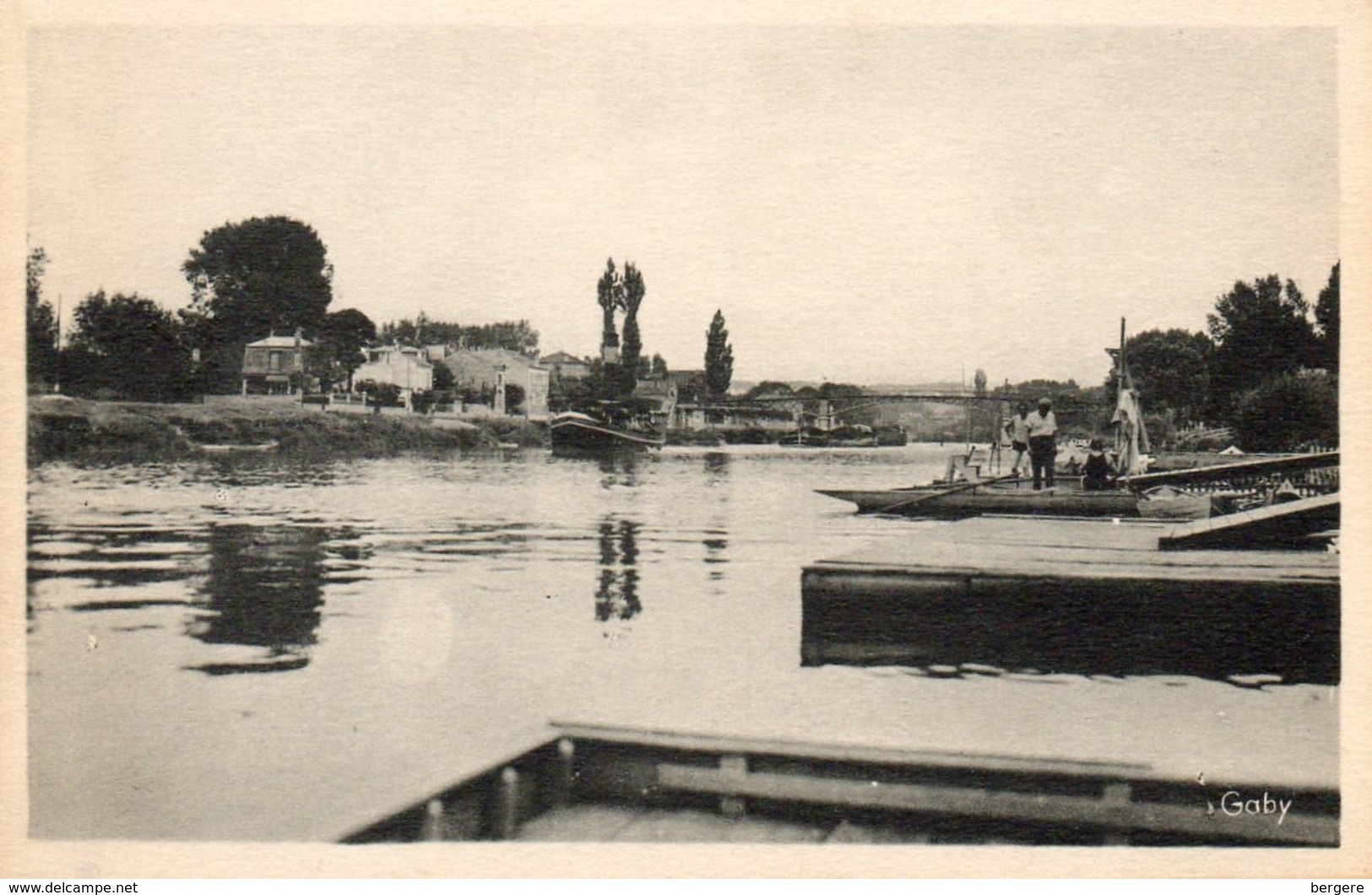 94. CPA. LE PERREUX SUR MARNE.  Quai De L'Argonne, Le Ponton Briollant.  Série En Flanant Au Bord De La Marne. - Le Perreux Sur Marne