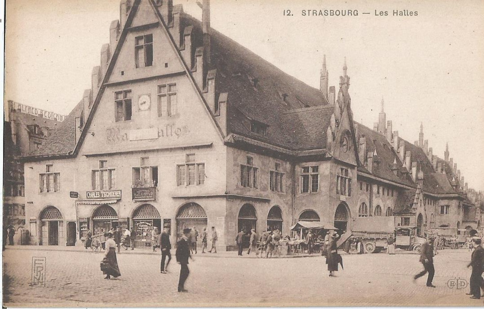 CPA 1397-  STRASBOURG Les Halles  -  Animation - Strasbourg