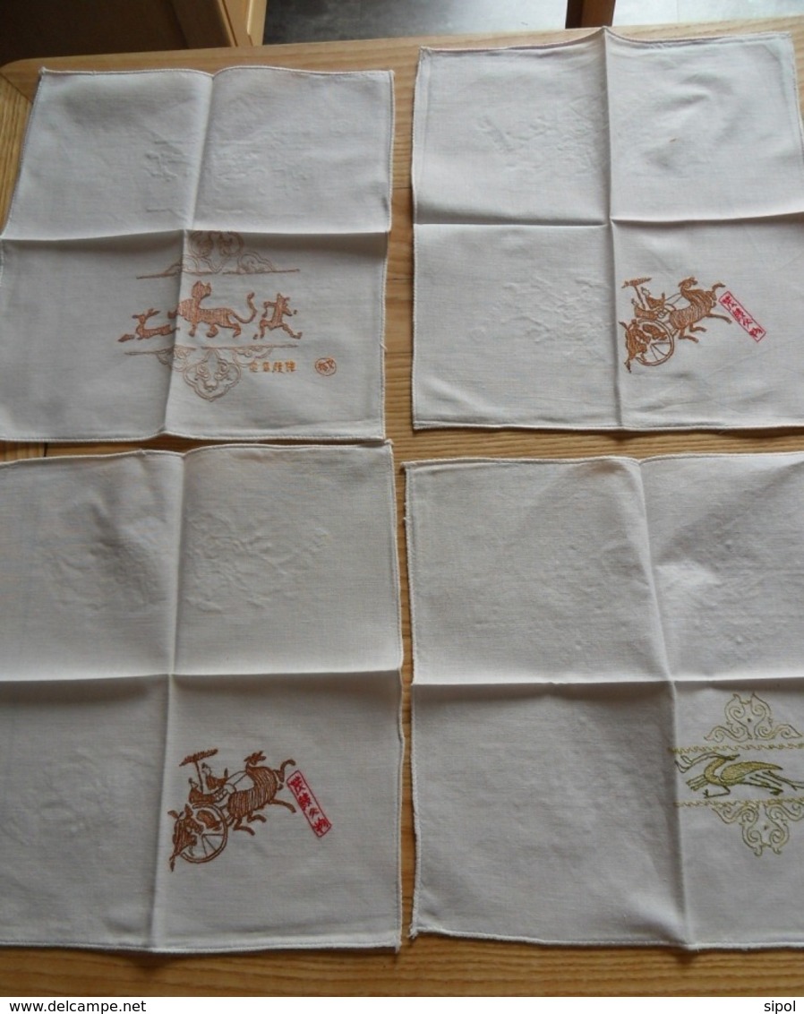 Série De 6 Serviettes ( Ou Mouchoirs ) Brodés  Et Ourlés Machine Coton Blanc - Handkerchiefs