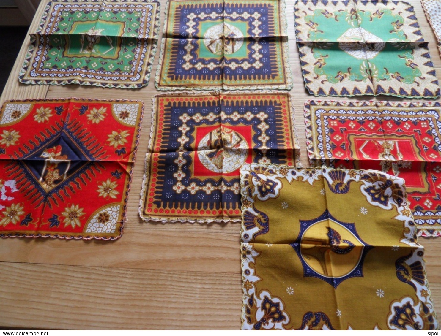 Série De 9  Serviettes Indonésiennes En  Batik Keris - Handkerchiefs
