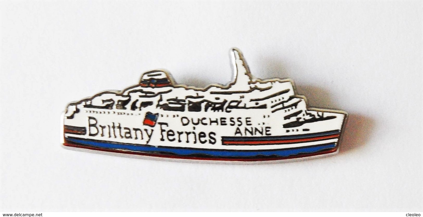 Pin's Bateau Brittany Ferries DUCHESSE ANNE - PAC/01 - Bateaux