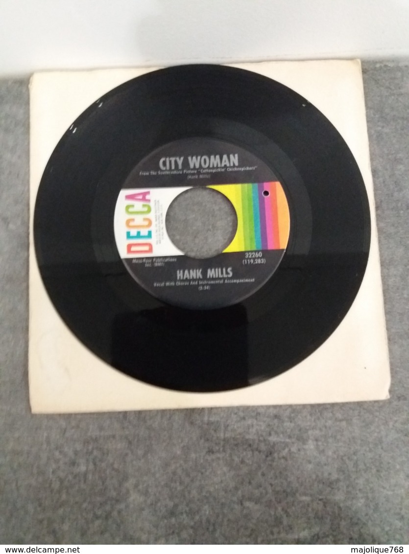 Hank Mills - Cry All Over The Place - City Woman - DECCA 32260 - 1968 - Country & Folk