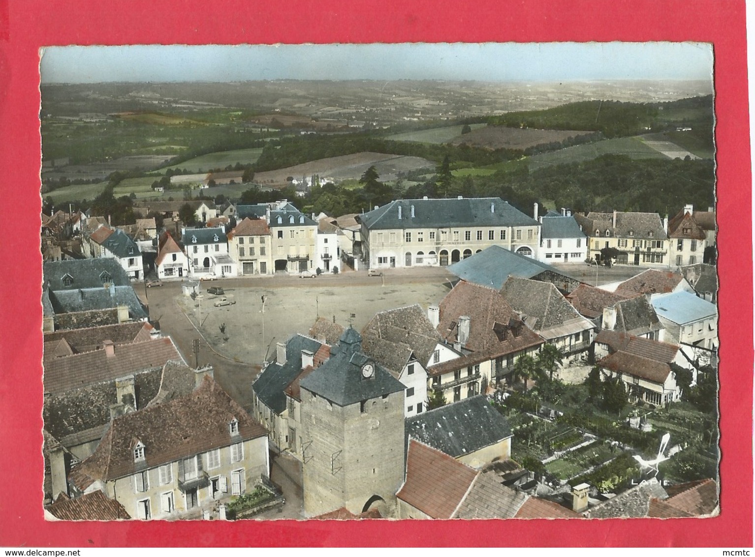 CPSM Grand Format - En Avion Au Dessus De... 13- Lembeye  -(Basses-Pyrénées ) -Place Du Marché - Lembeye