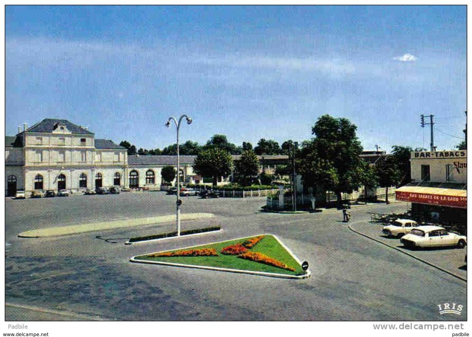 Carte Postale 33. Libourne La Gare  DS Citroën    Trés Beau Plan - Libourne