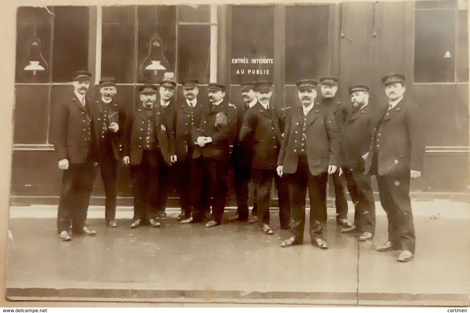 GAZ DE FRANCE EMPLOYES EN UNIFORME OFFICIEL DE TRAVAIL G D F  VERS 1910/1920 14 X 19 CM - Mestieri