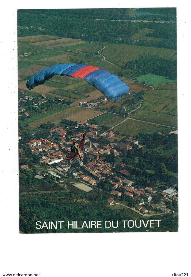 Cpm - 38 - Saint-Hilaire-du-Touvet - PARAPENTE Vikings - Vue Générale - La Cigogne 382681 - Terrain Football - Saint-Hilaire-du-Touvet