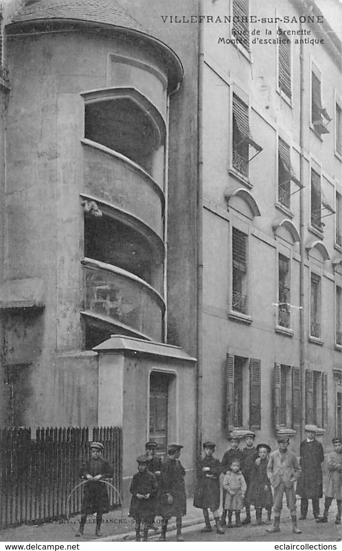 Villefranche Sur Saône      69      Rue De La Grenette. Montée D'escalier Antique     (voir Scan) - Villefranche-sur-Saone