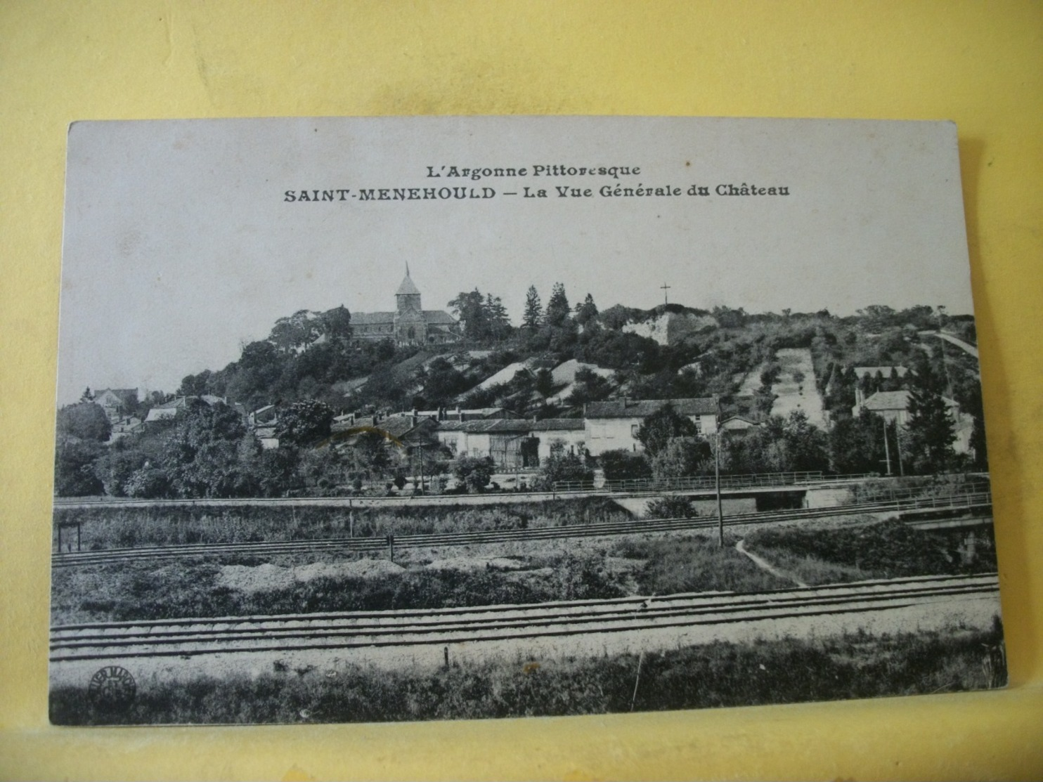 51 8346 CPA - 51 SAINT MENEHOULD. LA VUE GENERALE DU CHÂTEAU. EDIT. GAUTIER-MARCHAL - Sainte-Menehould