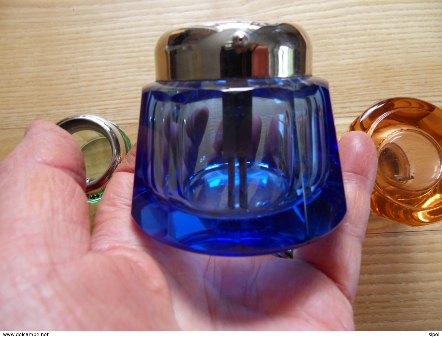 Bases  X 3 De Flacons   à Parfum -  (?) -   En Cristal épais Bleu , Marron &  Vert  Cerclés Métal Blanc - Altri & Non Classificati