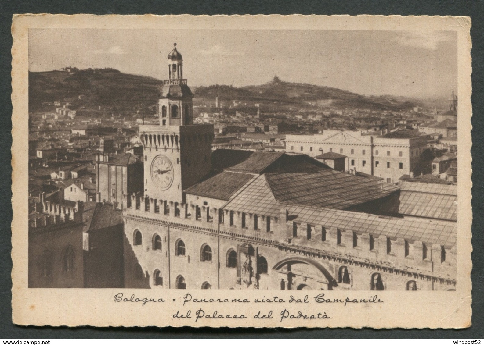 BOLOGNA - PANORAMA VISTA DAL CAMPANILE DEL PALAZZO DEL PODESTA - VIAGGIATA CON AFFRANCATURA 1942 - ANGOLI ROVINATI - 006 - Bologna