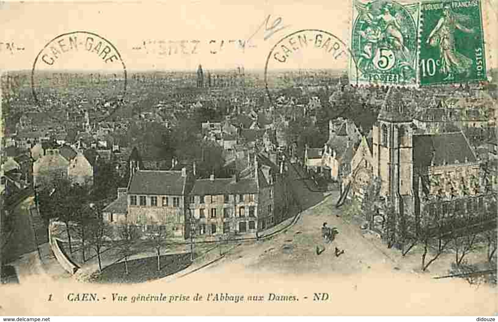 14 - Caen - Vue Générale Prise De L'Abbaye Aux Dames - Voyagée En 1926 - Etat Léger Pli Visible Sur La Largeur De La Car - Caen