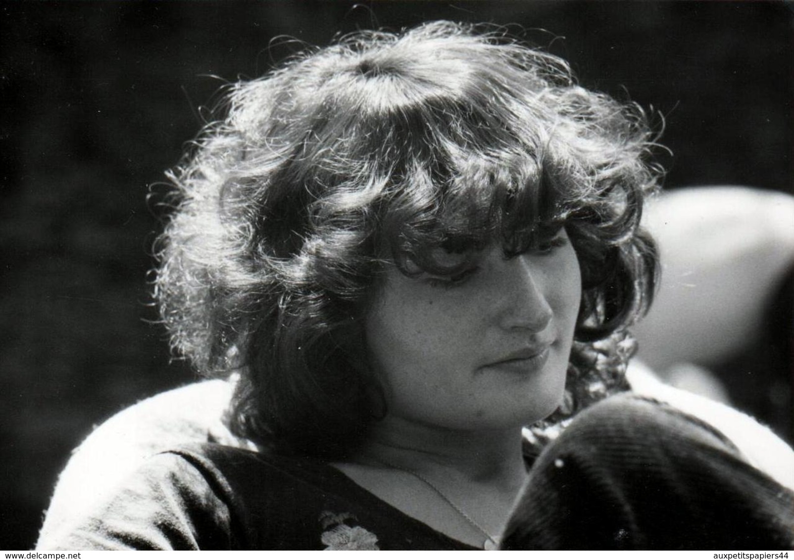 Photo Originale Portrait D'une Jolie Pin-Up Hippie Baba Cool En 1978 - Pin-Ups