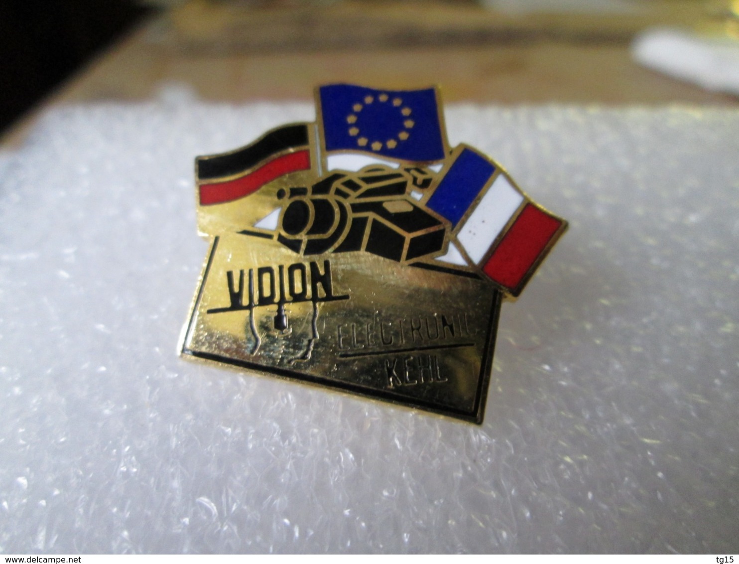 PIN'S   VIDION  CAMERA   Email Grand Feu - Fotografia