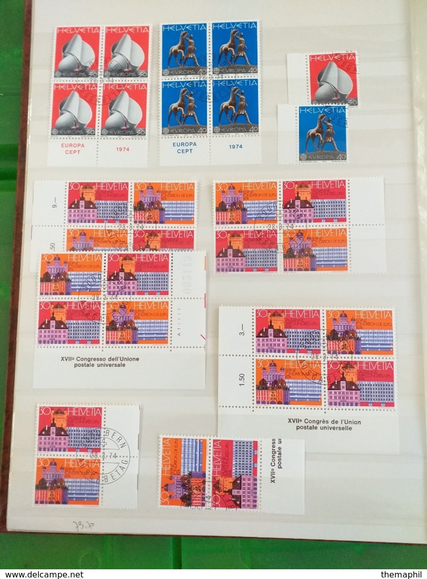 lot n° TH.1082 SUISSE collection en 2 classeurs nombreux blocs de 4 neufs** ou obl