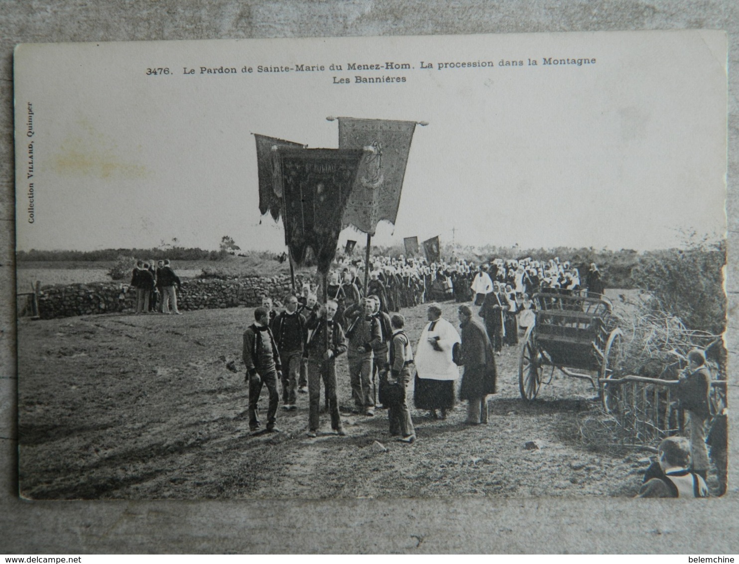 LE PARDON DE SAINTE MARIE DU MENEZ HOM        LA PROCESSION DANS LA MONTAGNE   LES BANNIERES - Plomodiern