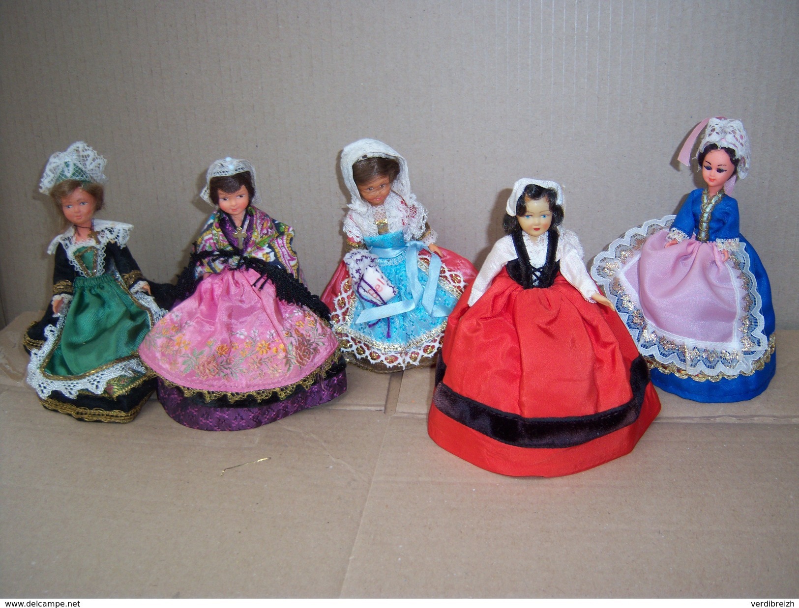 Poupée Folklorique De Région PETITCOLLIN Lot De 5 Poupées  PLASTIQUE - Dolls