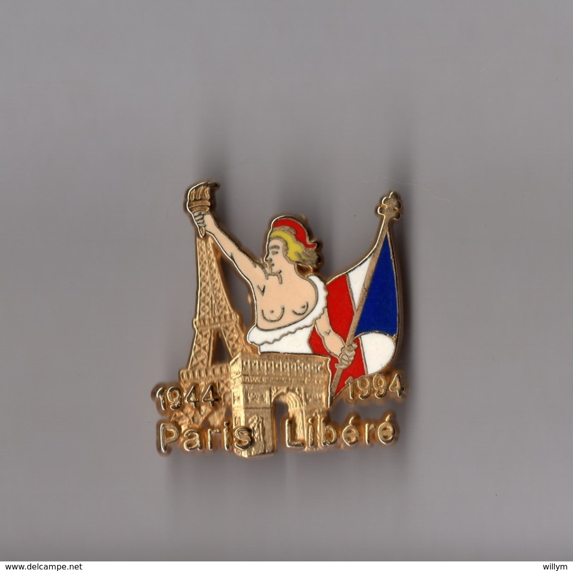 Pin's Armée / Paris Libéré 1944 1994 (signé Ballard Doré à L'or Fin) Hauteur: 3,8 Cm - Militaria